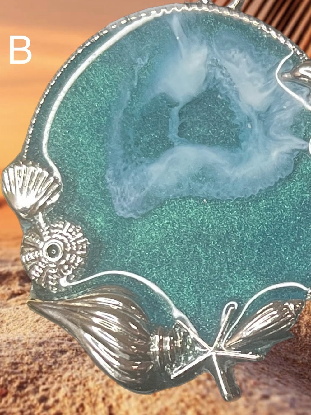 Ocean Blue Resin Pendant Necklace - Sea Life Accents - Picture 3 of 7